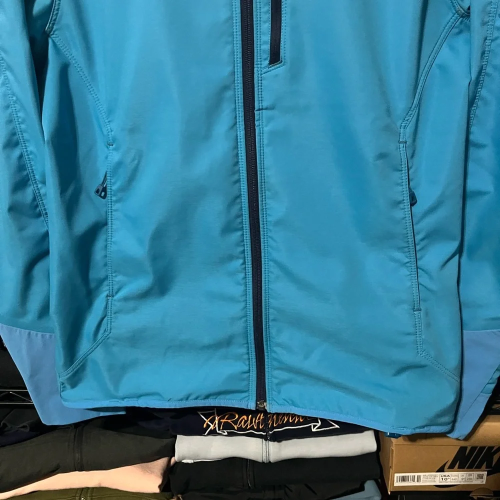 Patagonia Men’s Turquoise Hooded Performance Jacket - Picture 3 of 9